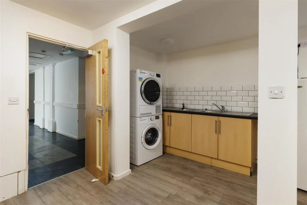 7 bedroom apartment for rent
