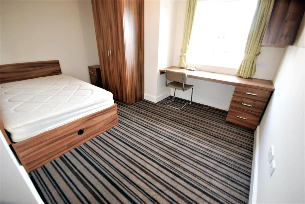6 bedroom apartment for rent