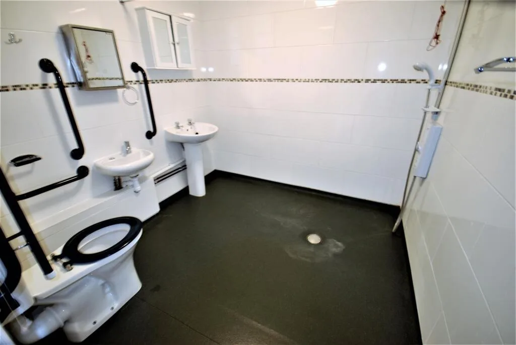 6 bedroom apartment for rent