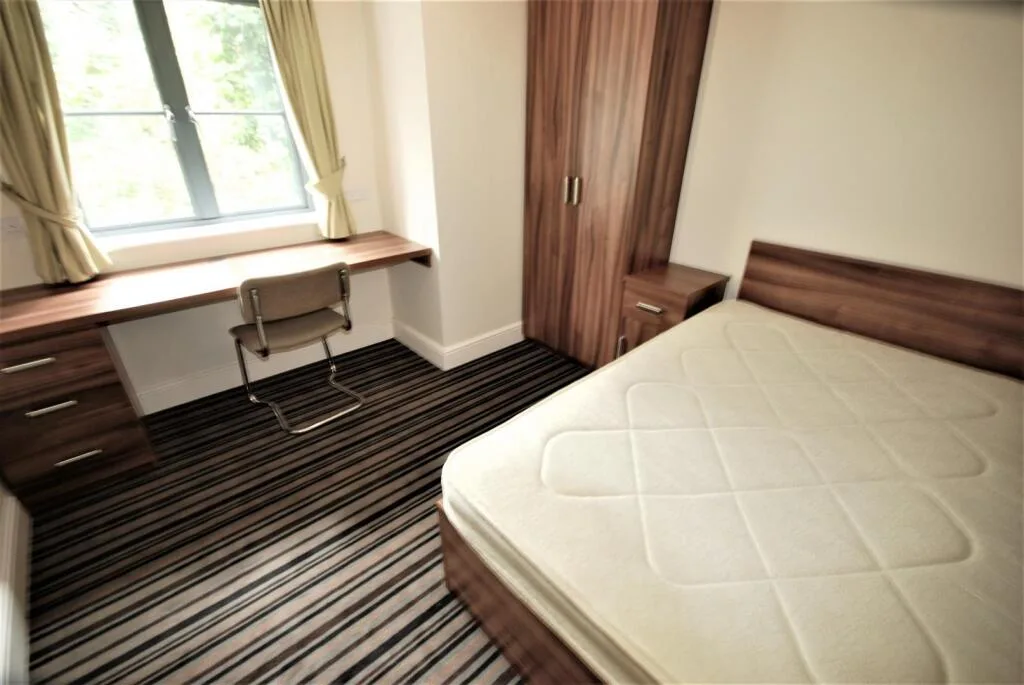 6 bedroom apartment for rent