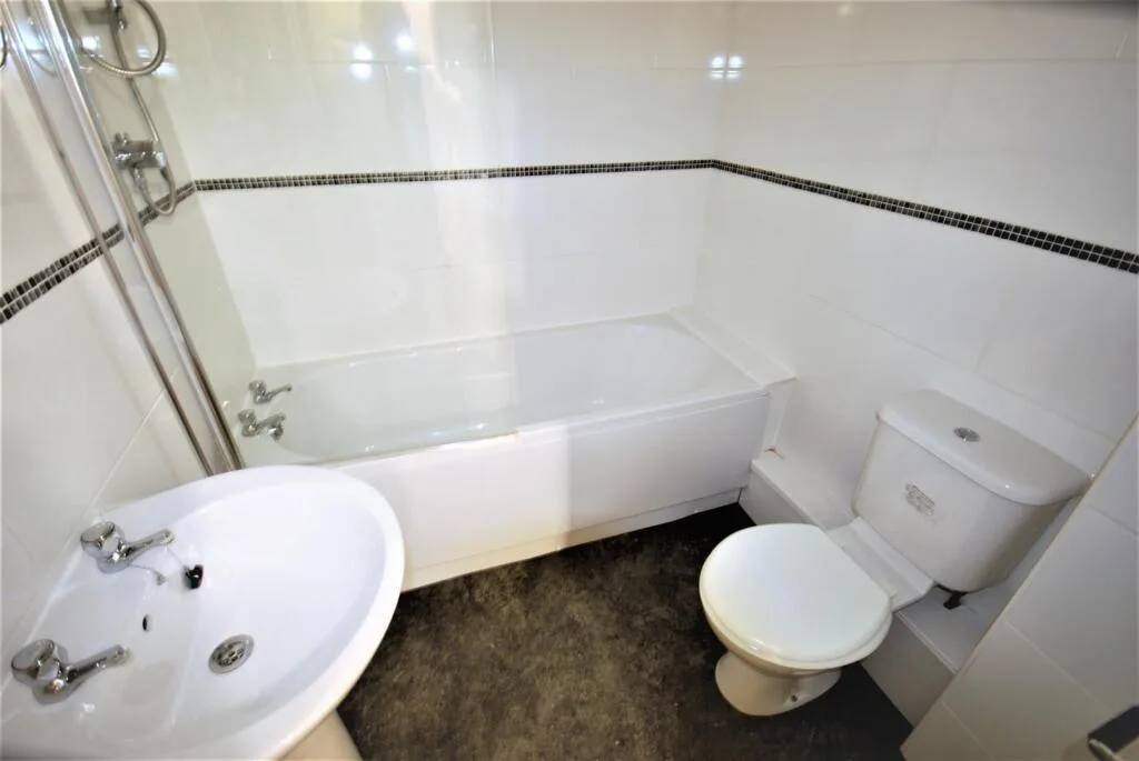 6 bedroom apartment for rent