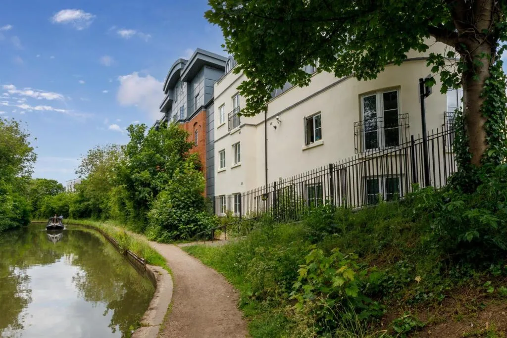 6 bedroom apartment for rent
