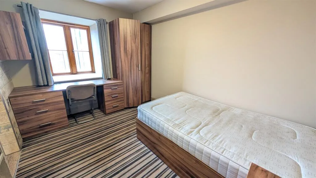6 bedroom apartment for rent