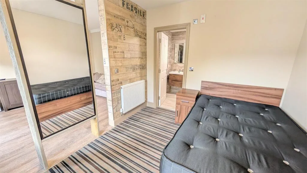 6 bedroom apartment for rent