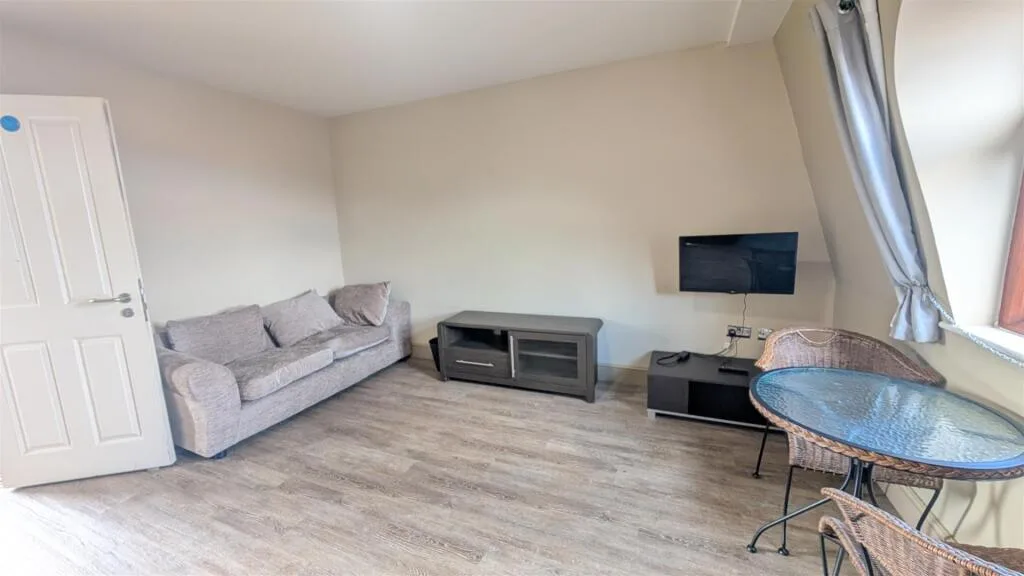 6 bedroom apartment for rent