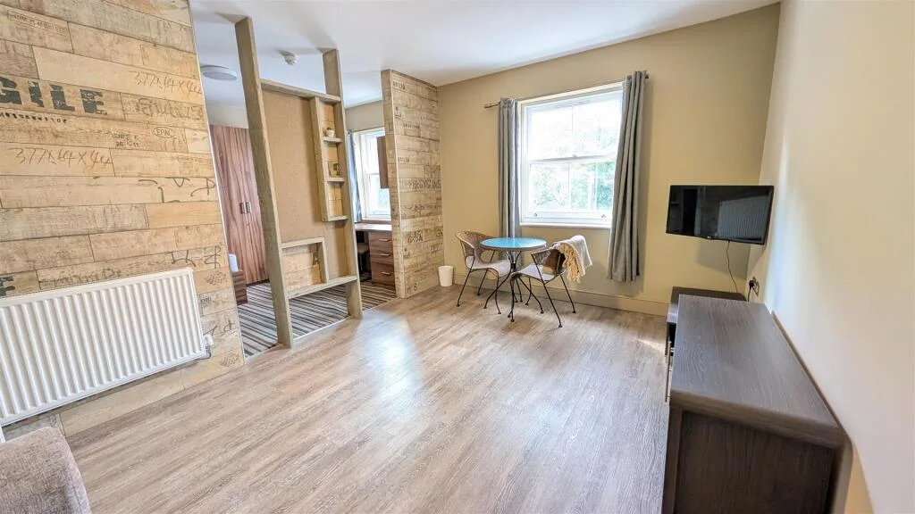 6 bedroom apartment for rent