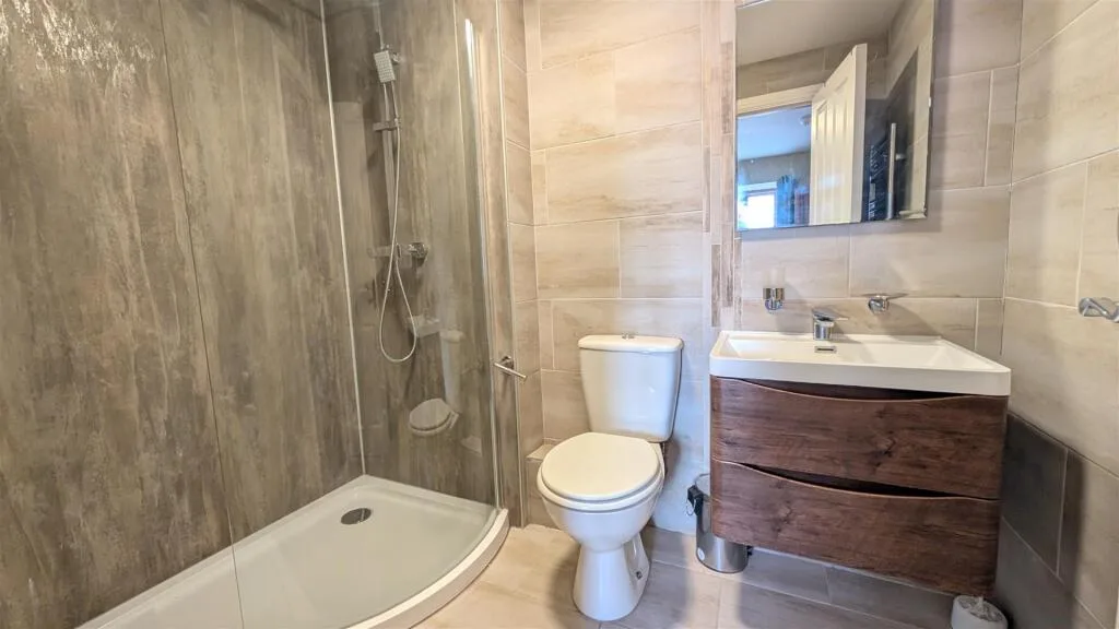 6 bedroom apartment for rent