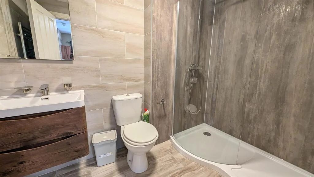 6 bedroom apartment for rent