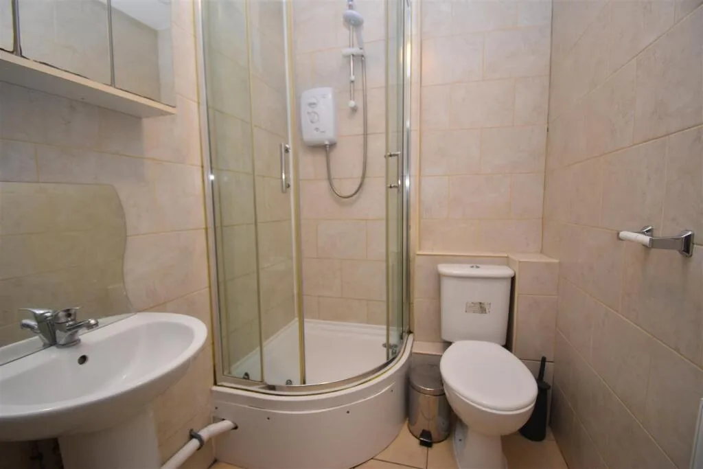 5 bedroom apartment for rent