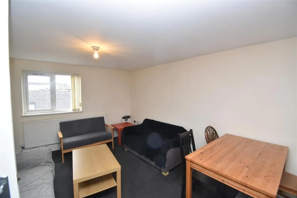 5 bedroom apartment for rent