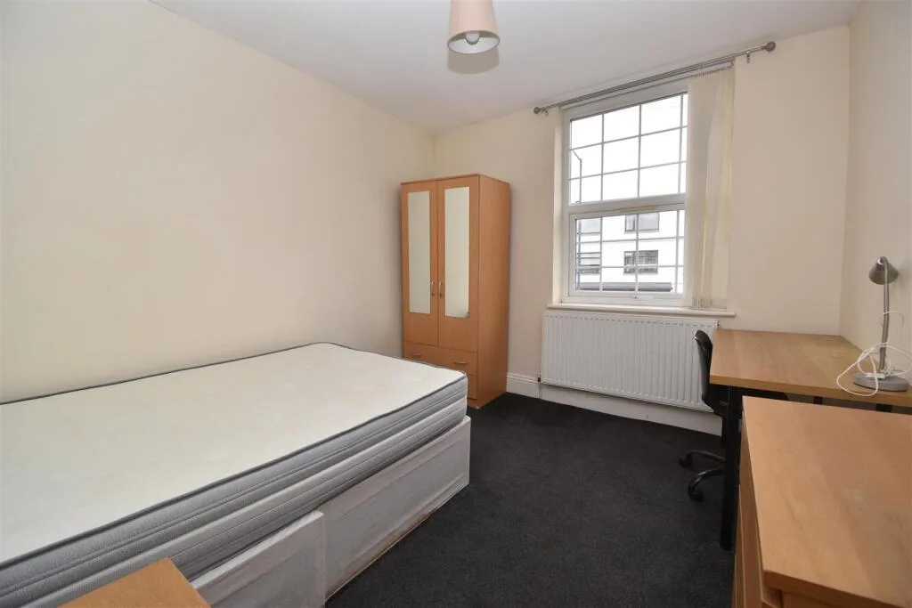 5 bedroom apartment for rent