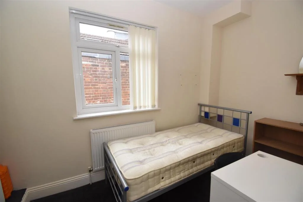 5 bedroom apartment for rent
