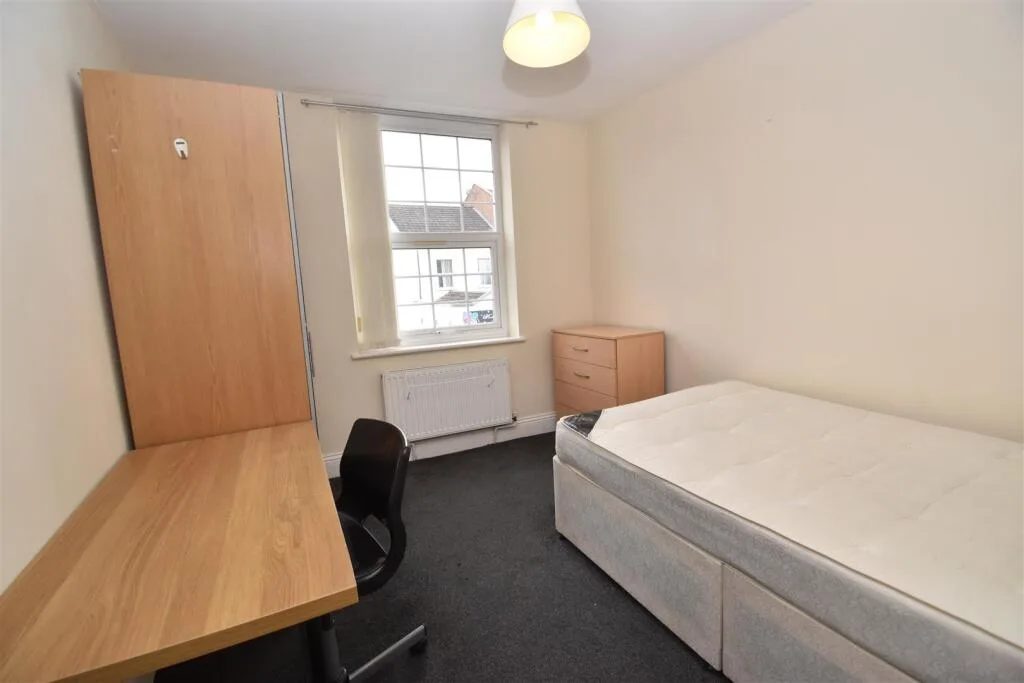 5 bedroom apartment for rent