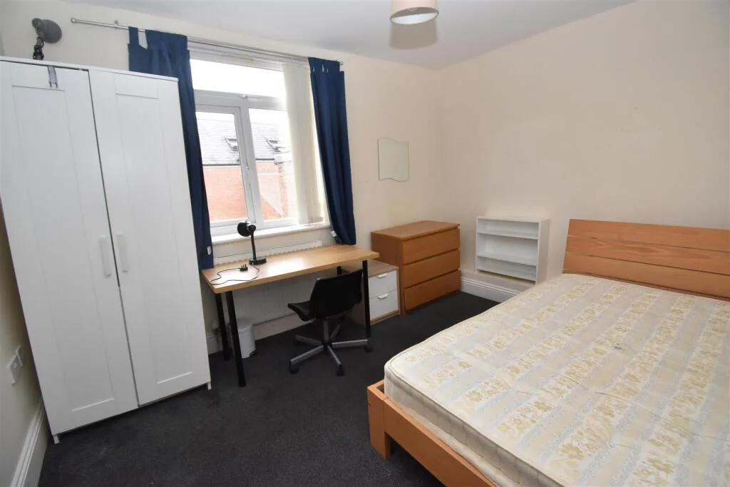 5 bedroom apartment for rent