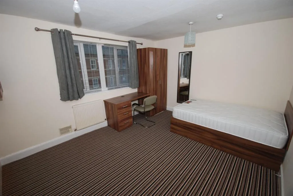 5 bedroom house for rent