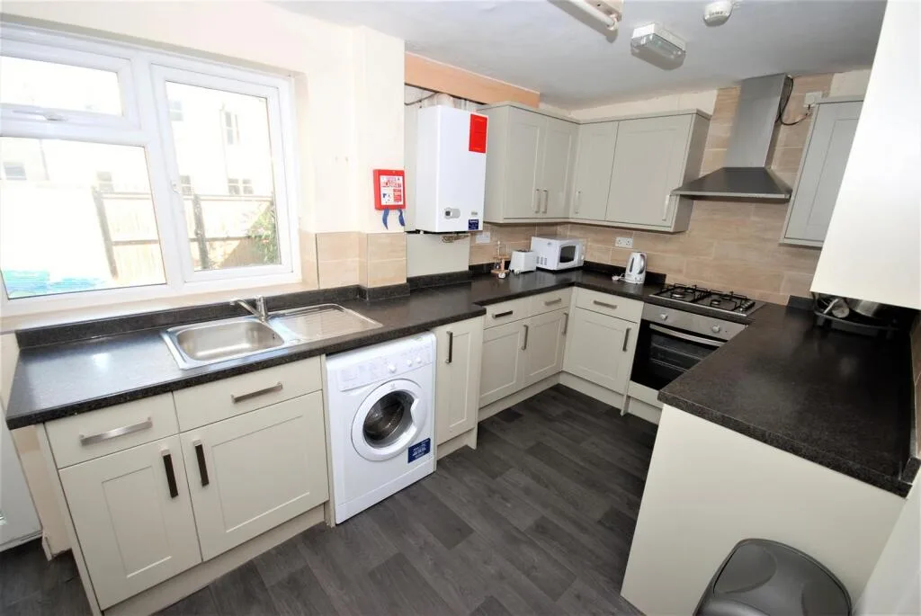 5 bedroom house for rent