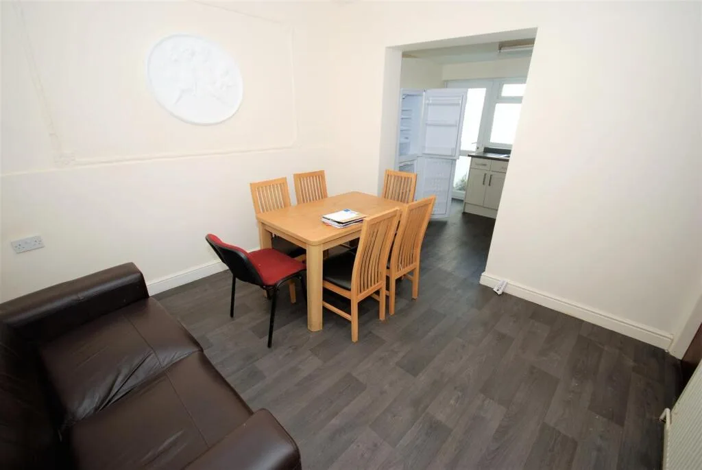5 bedroom house for rent
