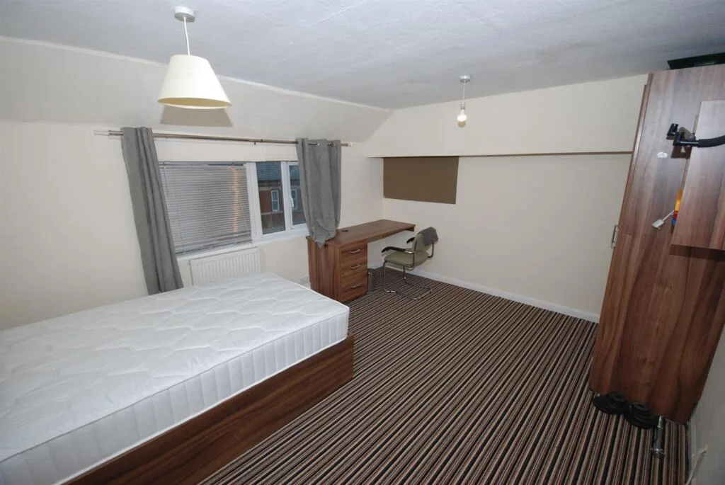 5 bedroom house for rent