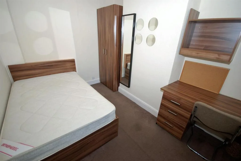 5 bedroom house for rent