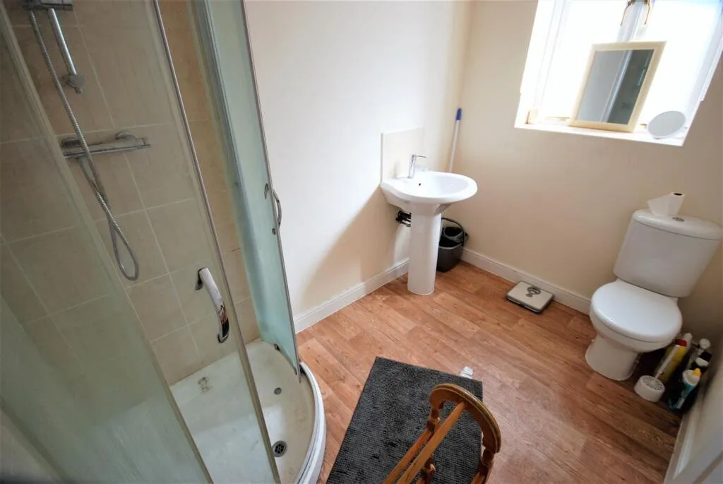 6 bedroom house for rent