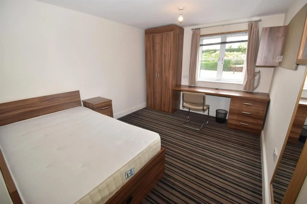 5 bedroom apartment for rent