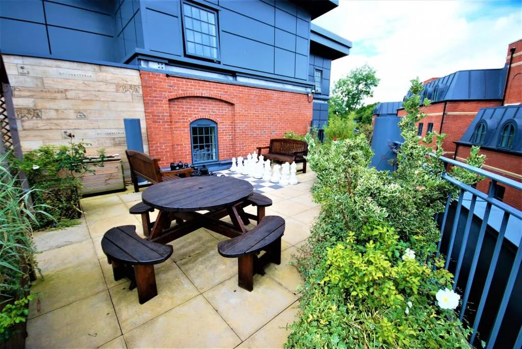 5 bedroom apartment for rent