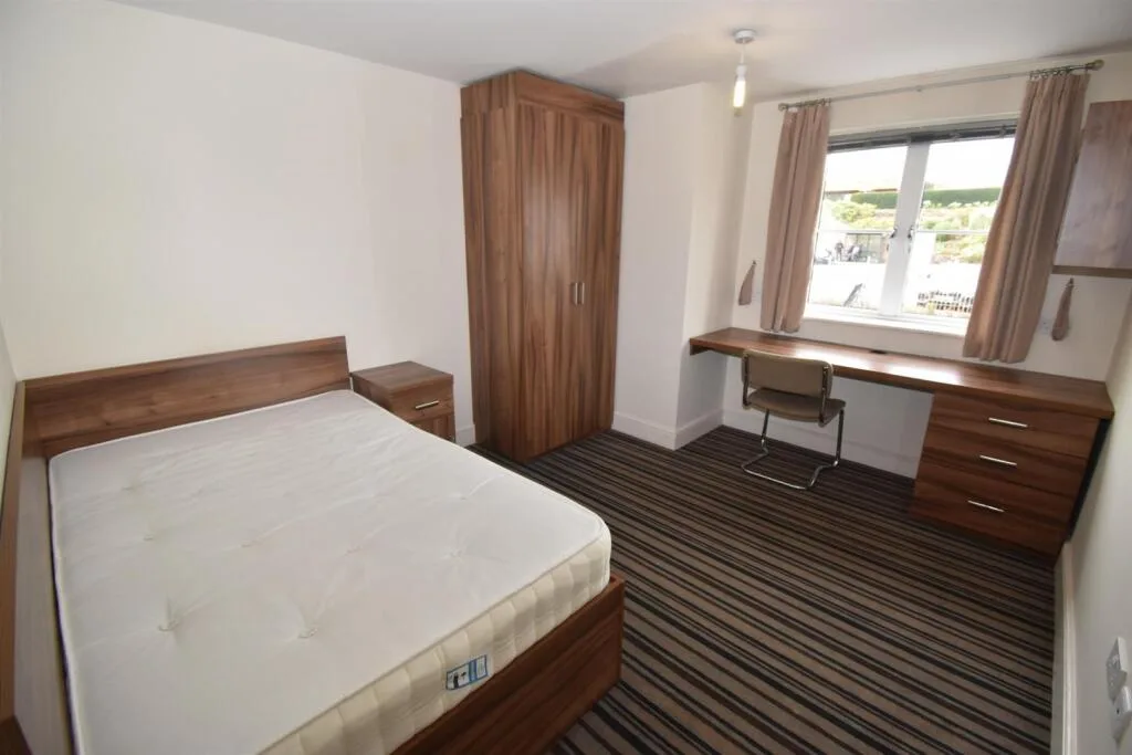 5 bedroom apartment for rent