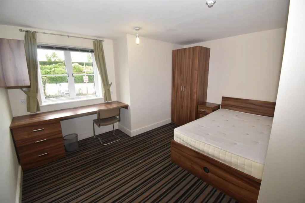 5 bedroom apartment for rent