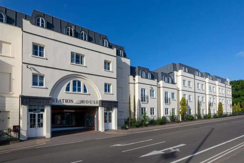 5 bedroom apartment for rent