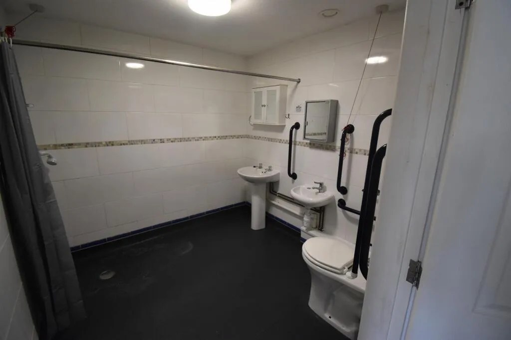 5 bedroom apartment for rent