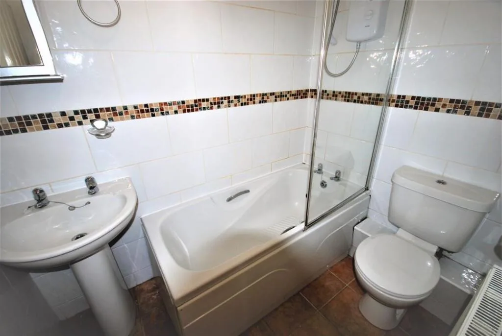 8 bedroom house for rent