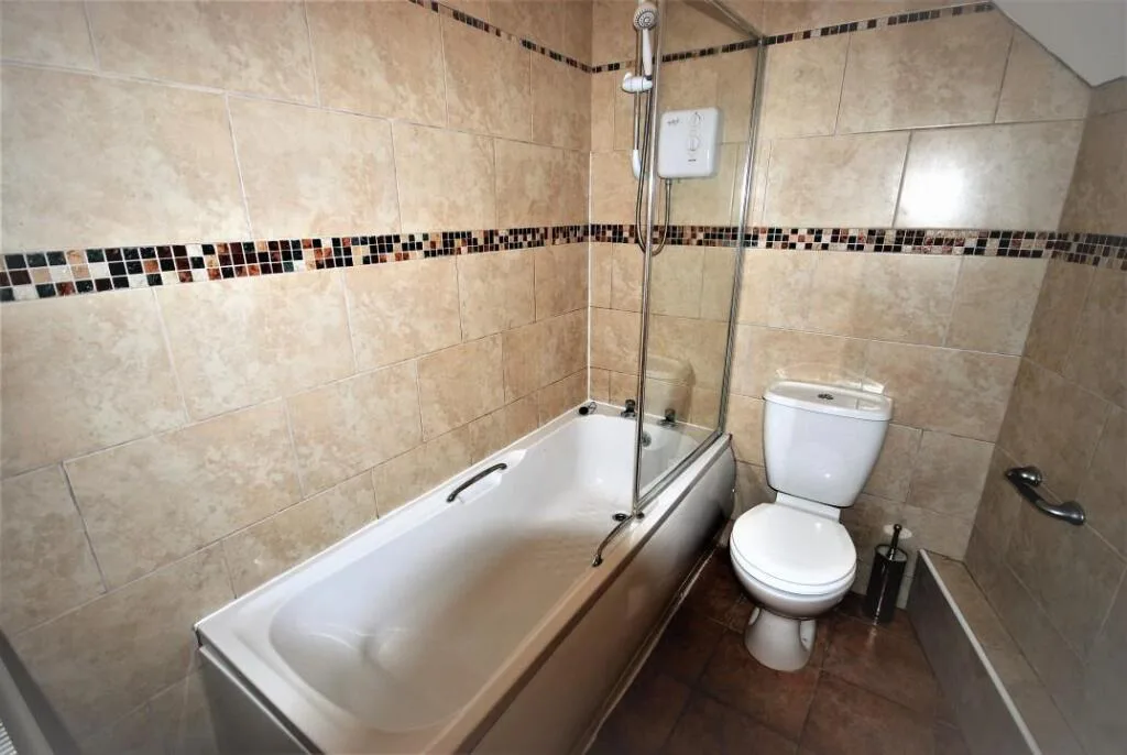 8 bedroom house for rent
