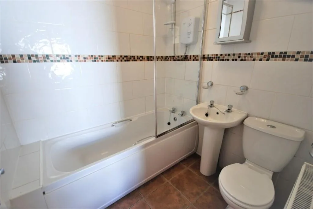8 bedroom house for rent