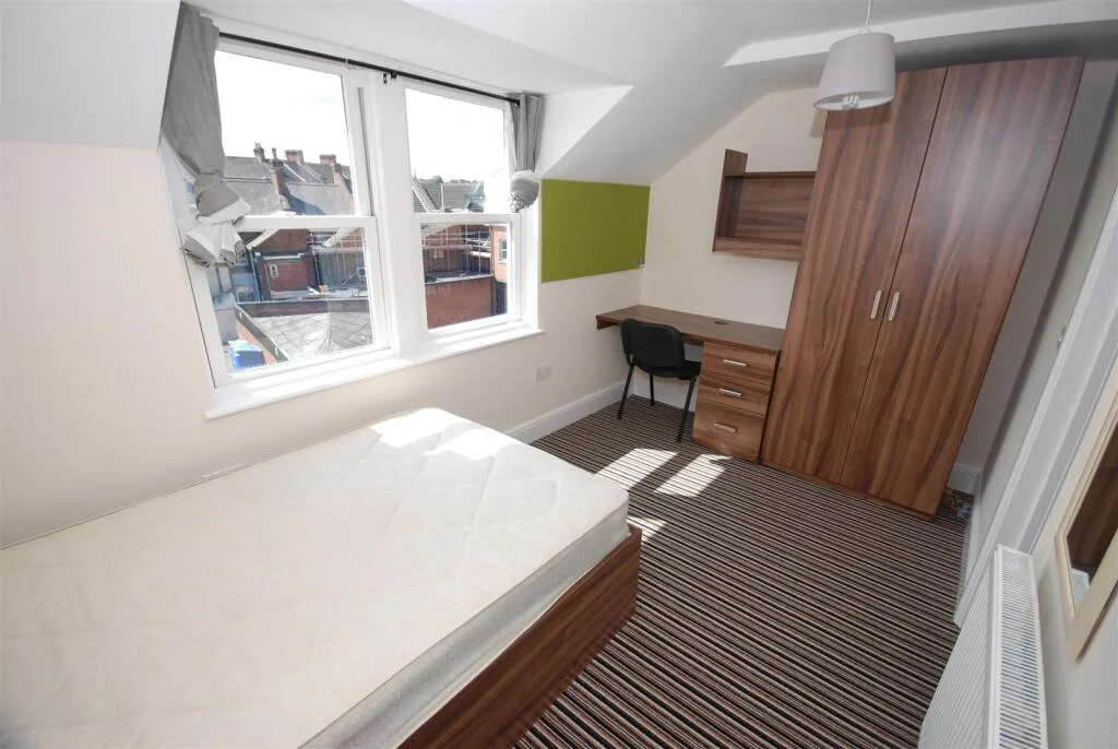 8 bedroom house for rent