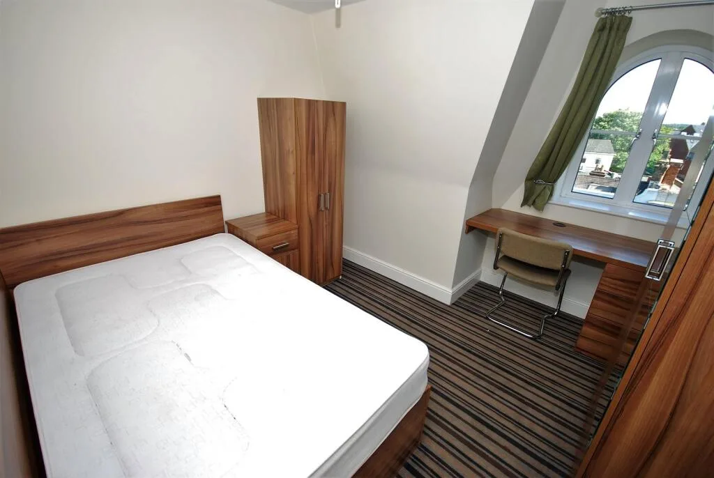 8 bedroom apartment for rent