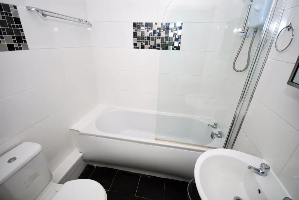 8 bedroom apartment for rent