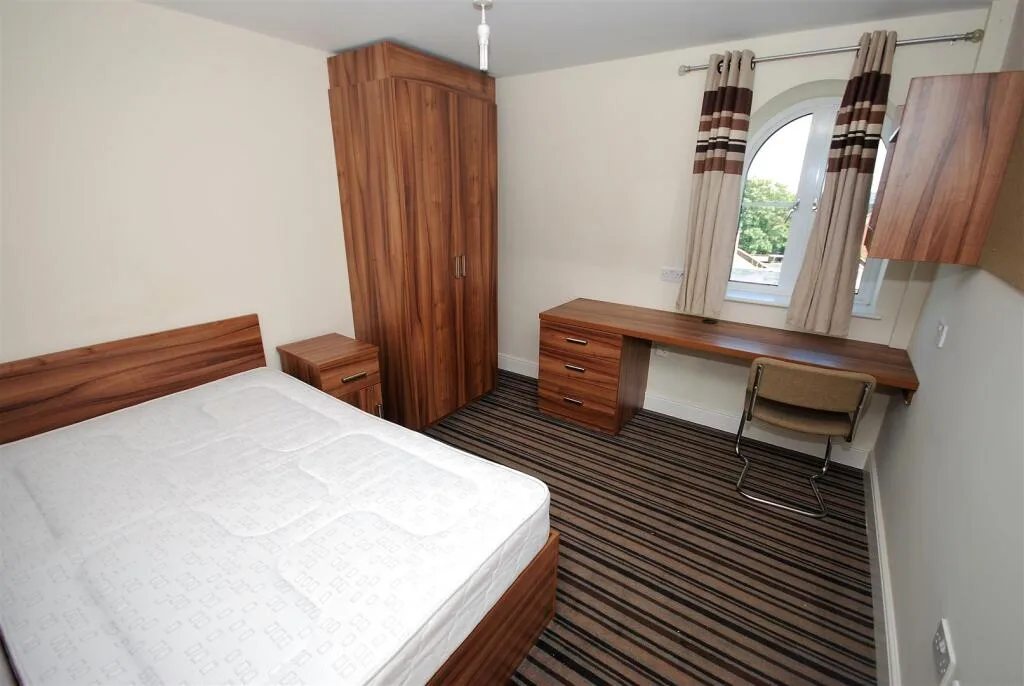 8 bedroom apartment for rent