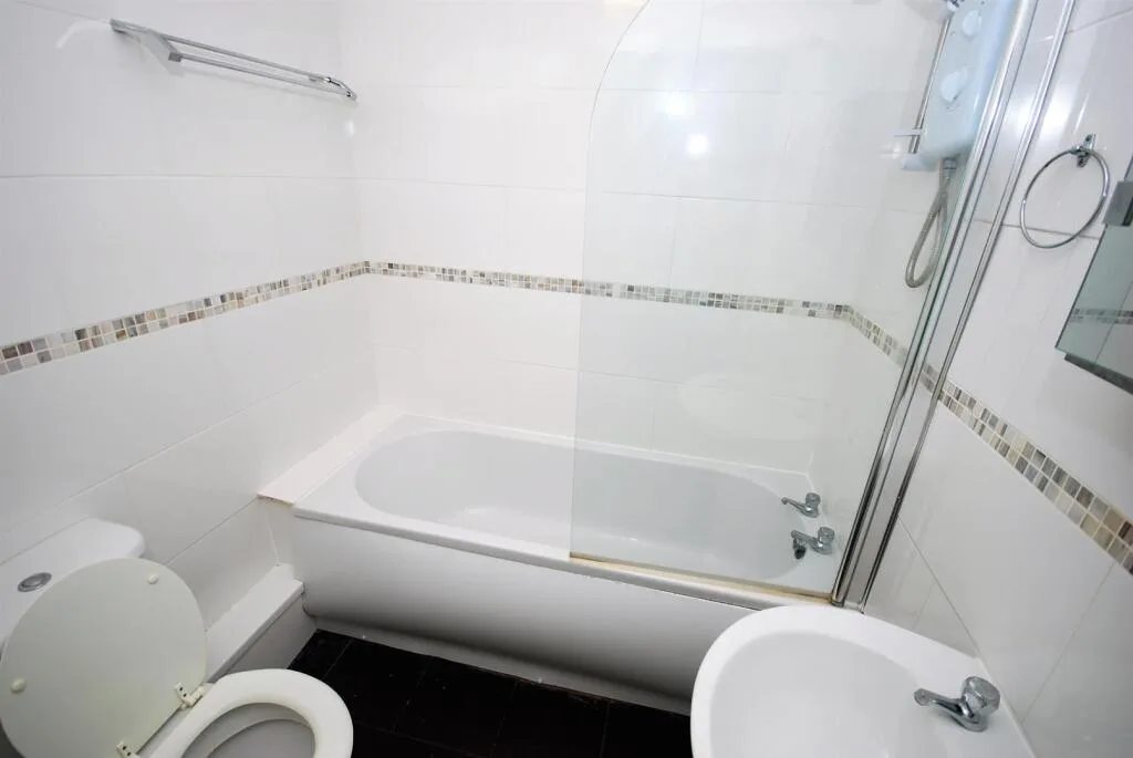 8 bedroom apartment for rent
