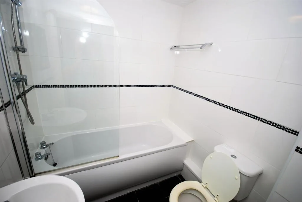 8 bedroom apartment for rent