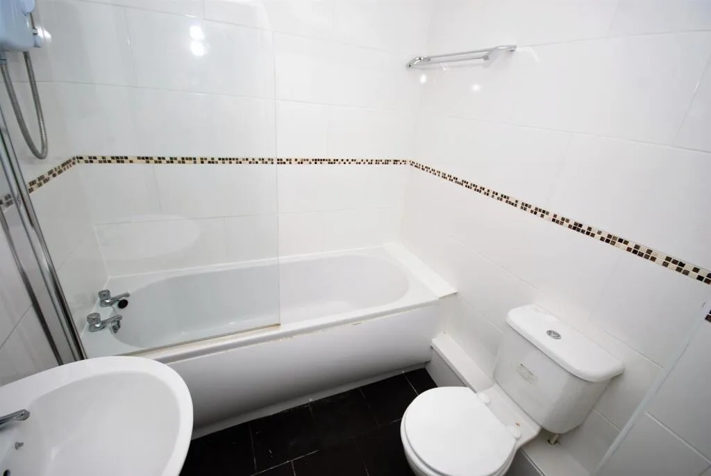 8 bedroom apartment for rent