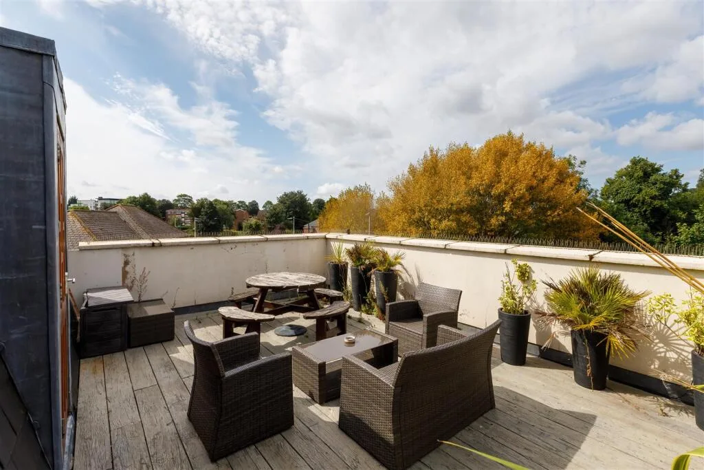 9 bedroom apartment for rent