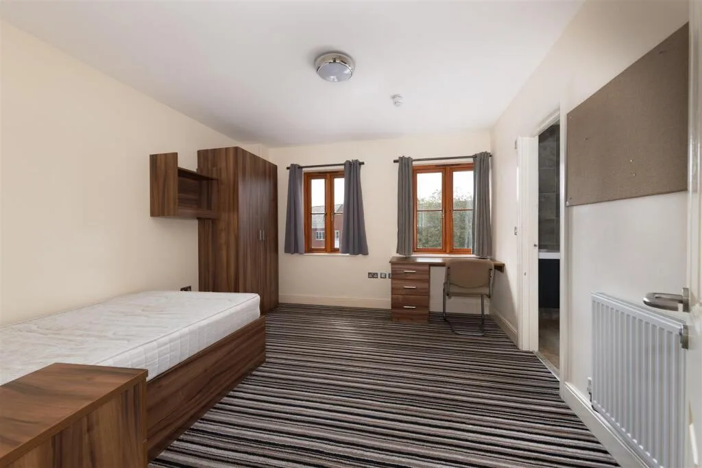 9 bedroom apartment for rent