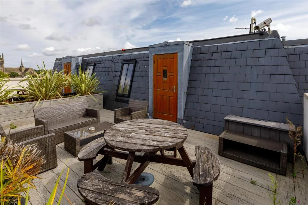 9 bedroom apartment for rent