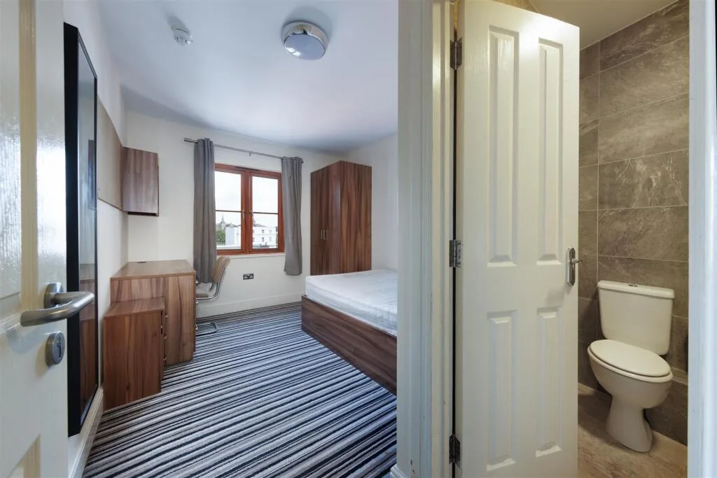 9 bedroom apartment for rent