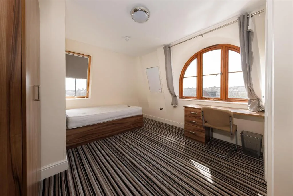 9 bedroom apartment for rent