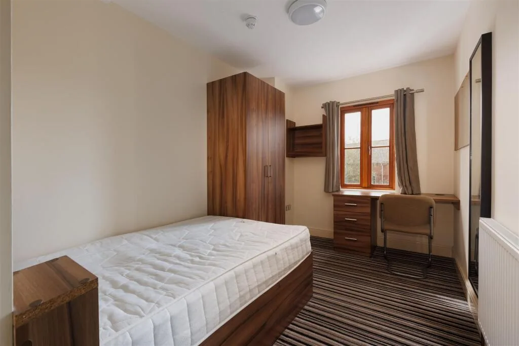 9 bedroom apartment for rent