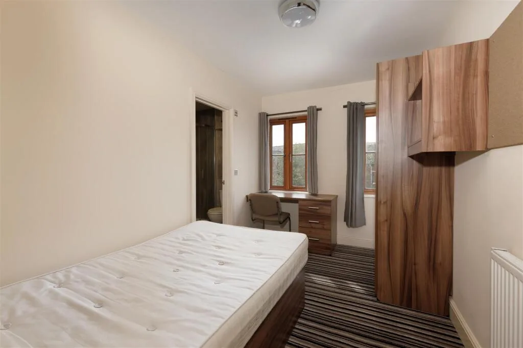 9 bedroom apartment for rent