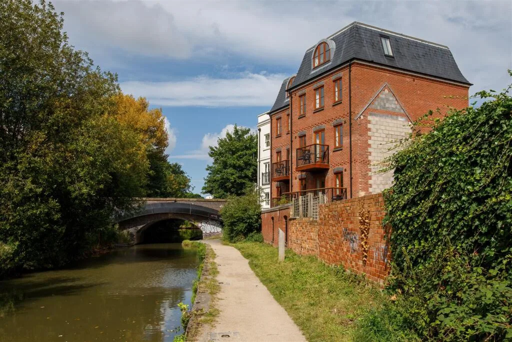 9 bedroom apartment for rent