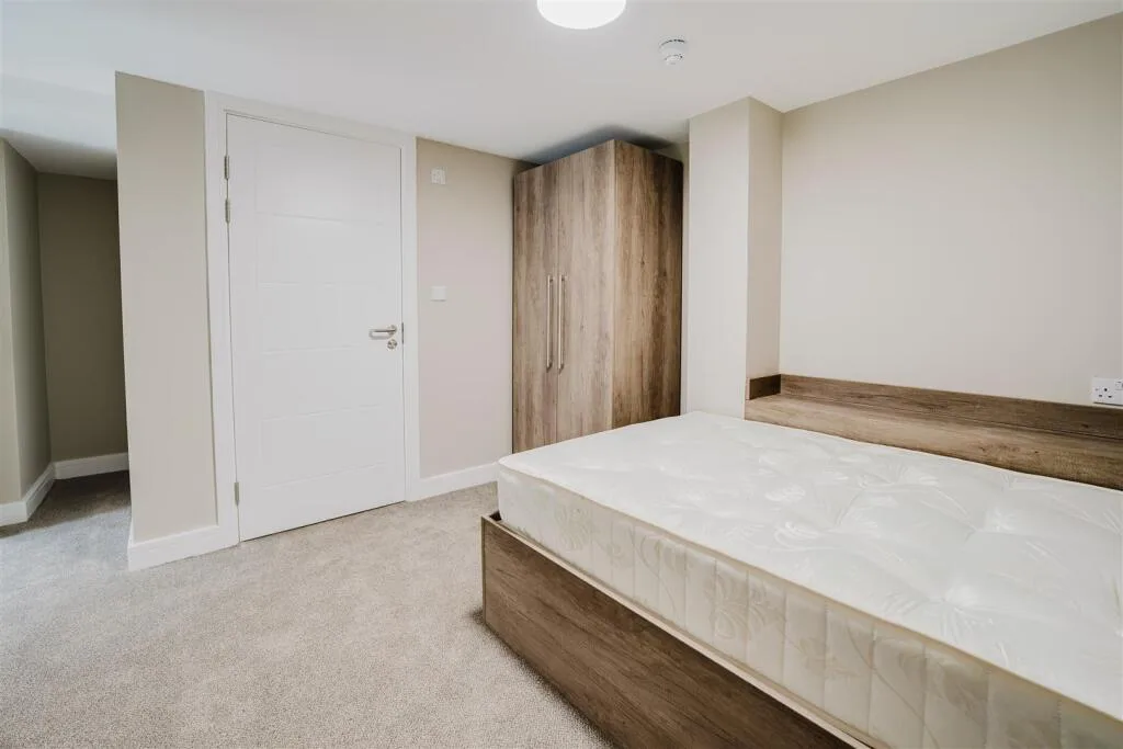 7 bedroom apartment for rent