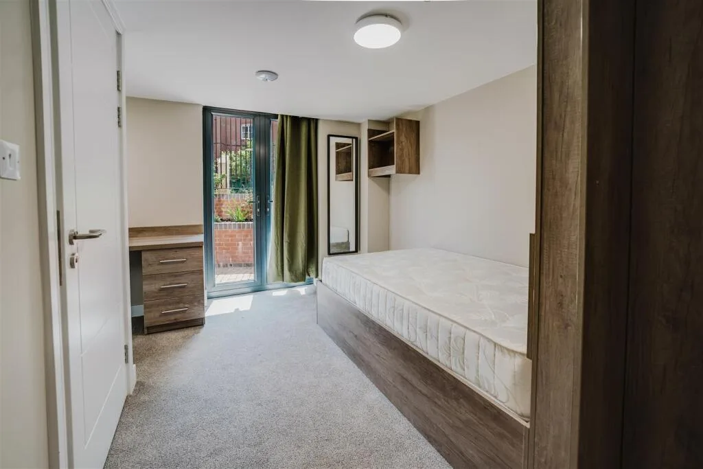 7 bedroom apartment for rent
